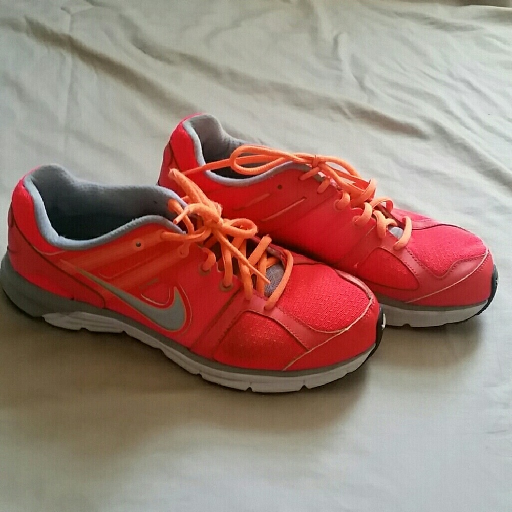 Like new! Orange Nike Flywire